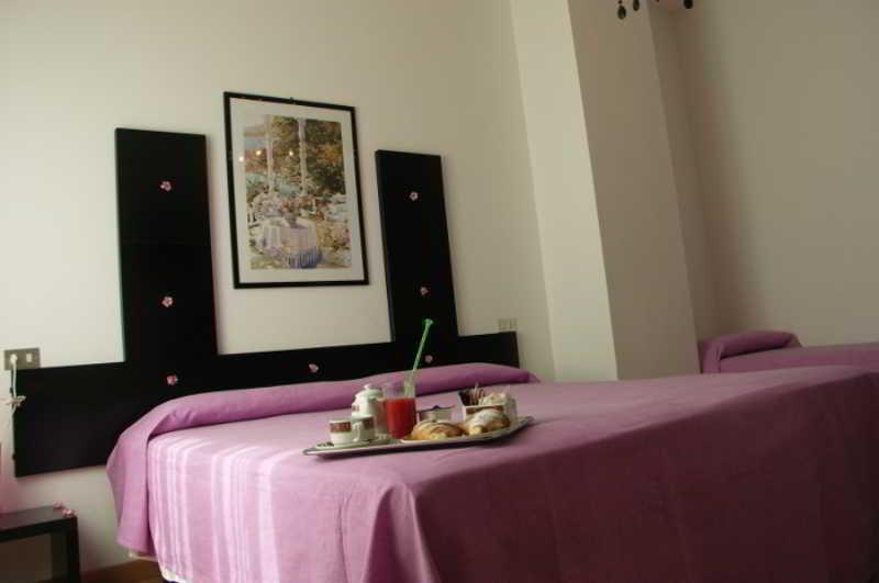 Hotel La Rosa Dei Venti Monte San Giusto Phòng bức ảnh