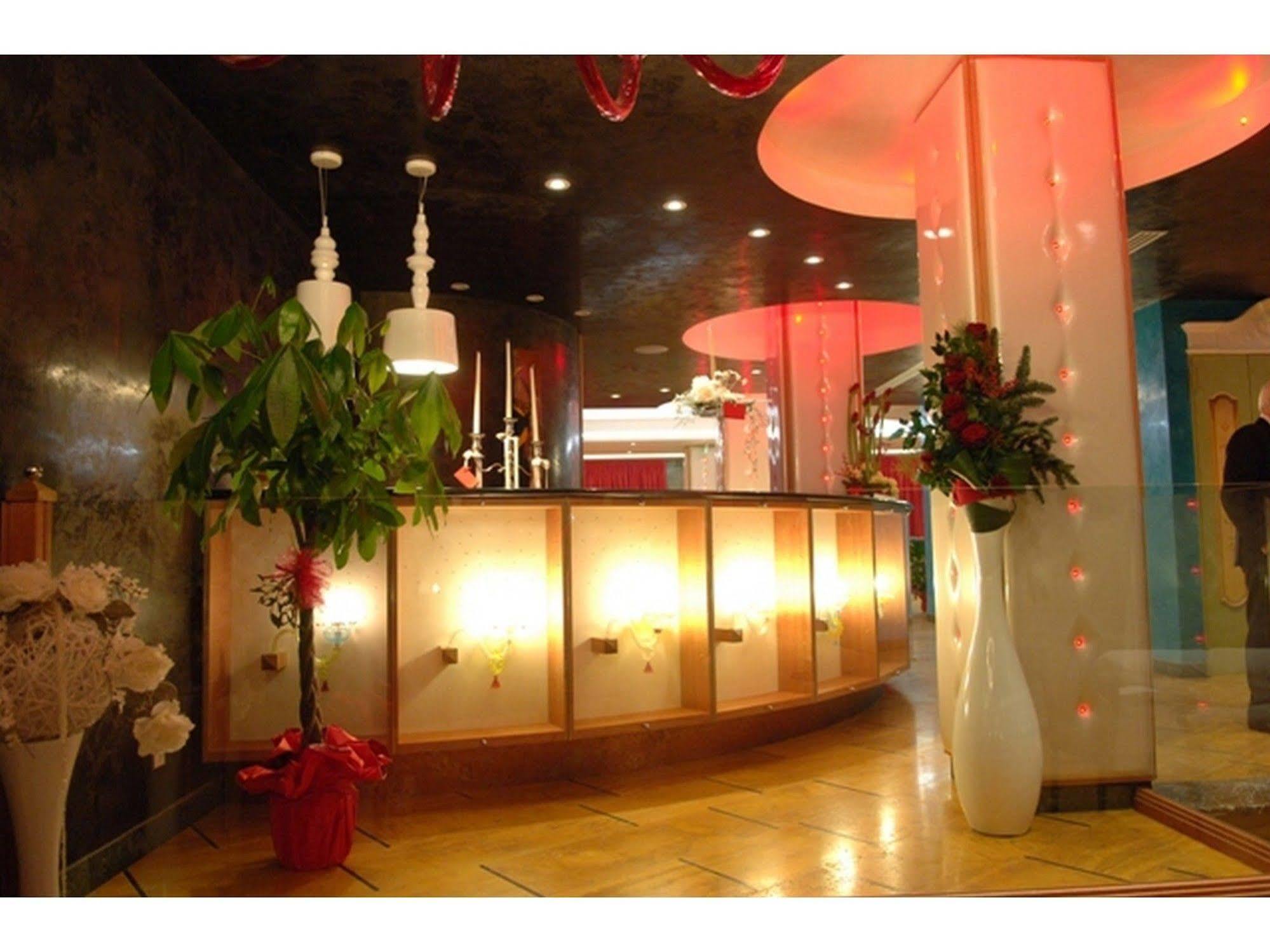 Hotel La Rosa Dei Venti Monte San Giusto Nội địa bức ảnh